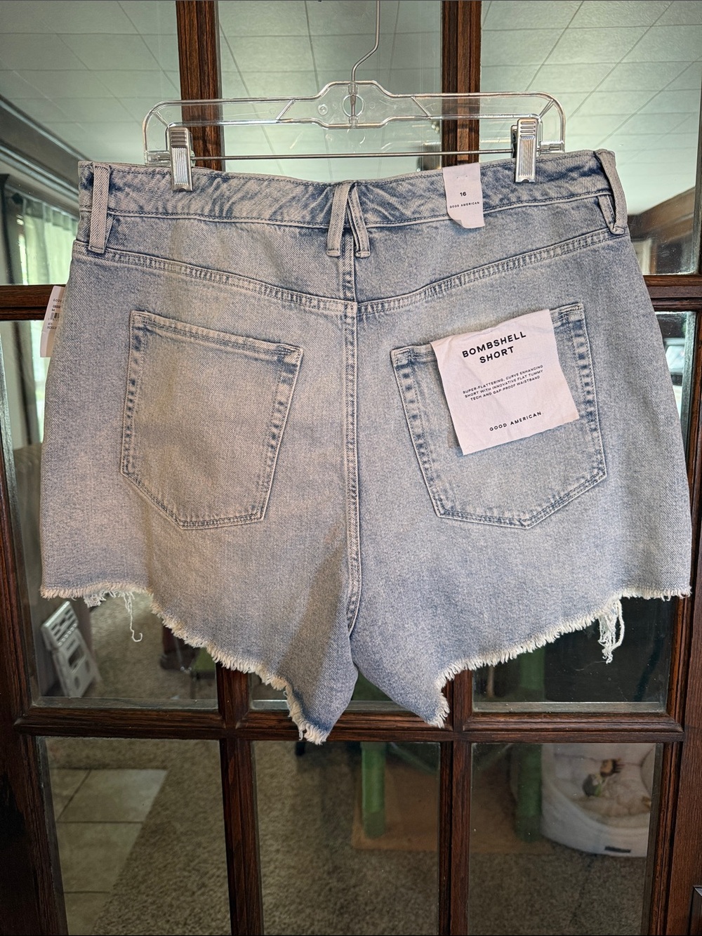 Good American Bombshell Short Light Indigo High Rise Raw Hem Denim 16 GBSSEPB235